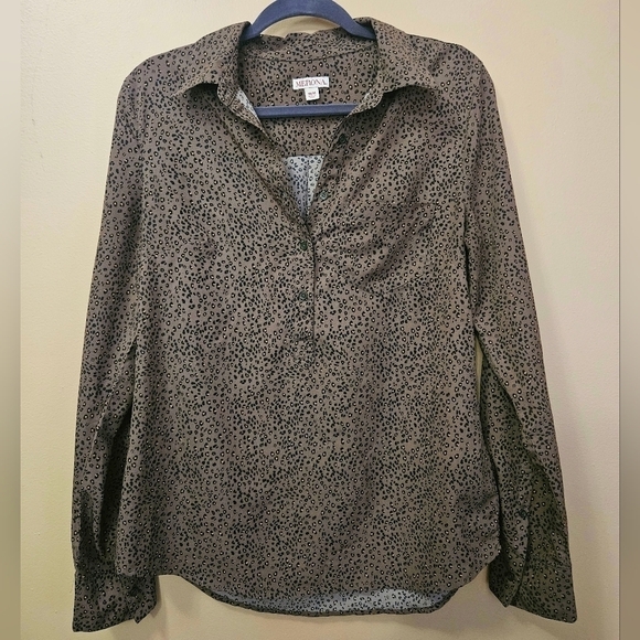 Merona Women's Size M Leopold Print Blouse 1/2 Way Button - Picture 1 of 4